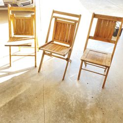 Cool Vintage Wood Folding Chairs