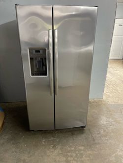 GE Stainless Refrigerator ‼️60 Day Warranty‼️