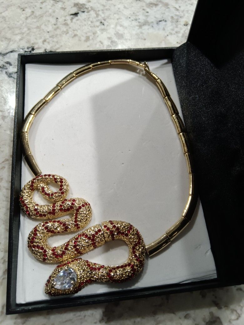 Extremely Unique - High Quality Costume Jewelry - Snake Choker With Bracelet And Earrings