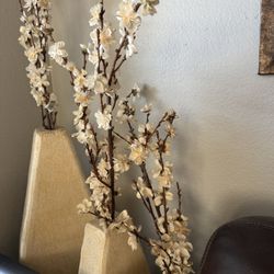 3 Vases Color Beige $125