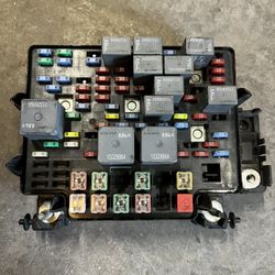 06-07 Silverado 1500 Fuse Box OEM