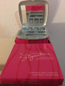 Mary Kay Custom Compact $10