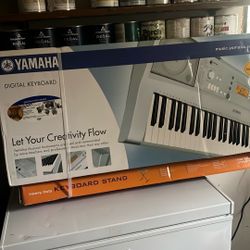 Yamaha Digital Keyboard  YPT -300 