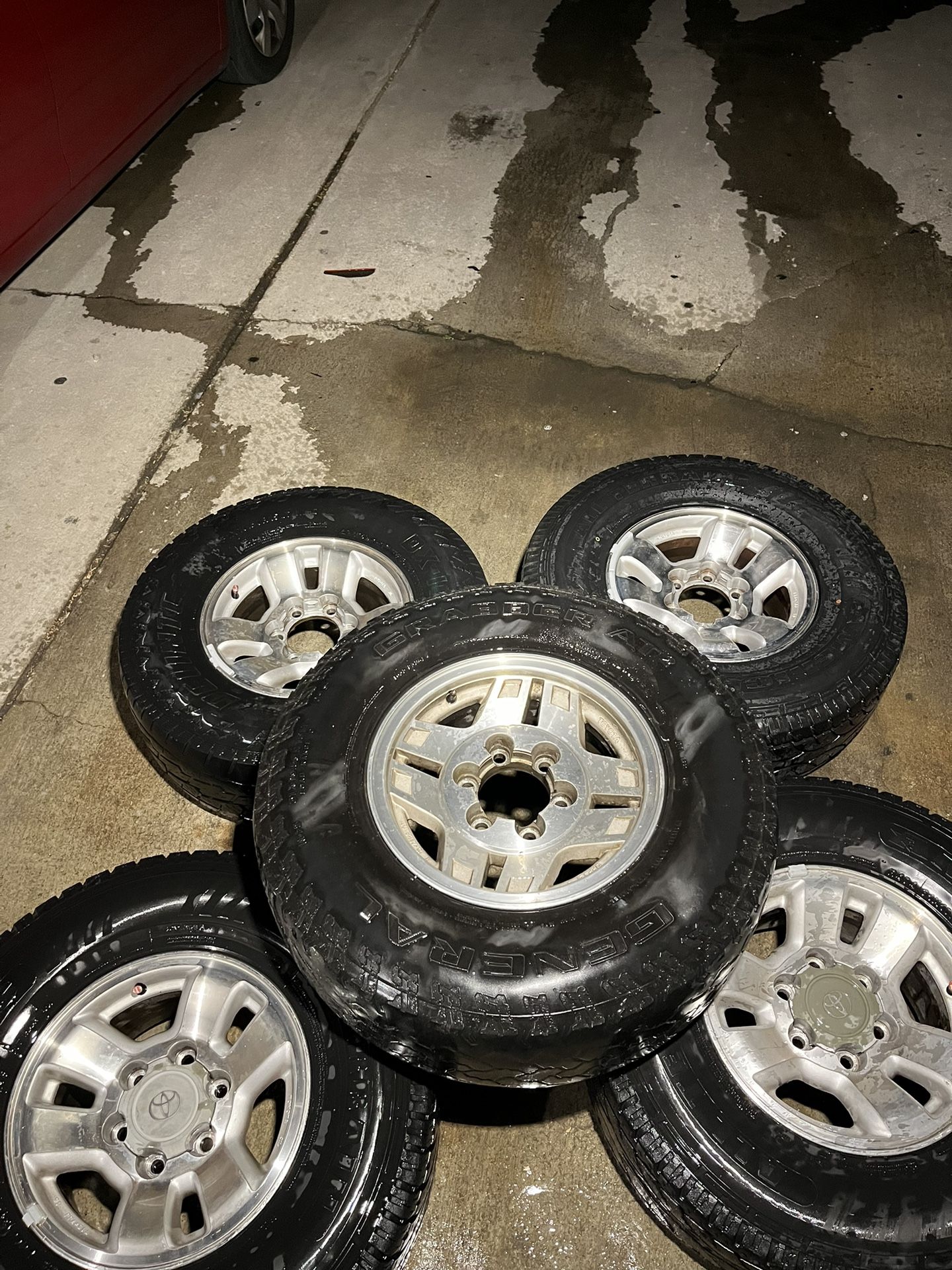 31 X 10.5 R15 Toyota 6 Lug