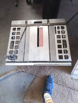 Skill table saw