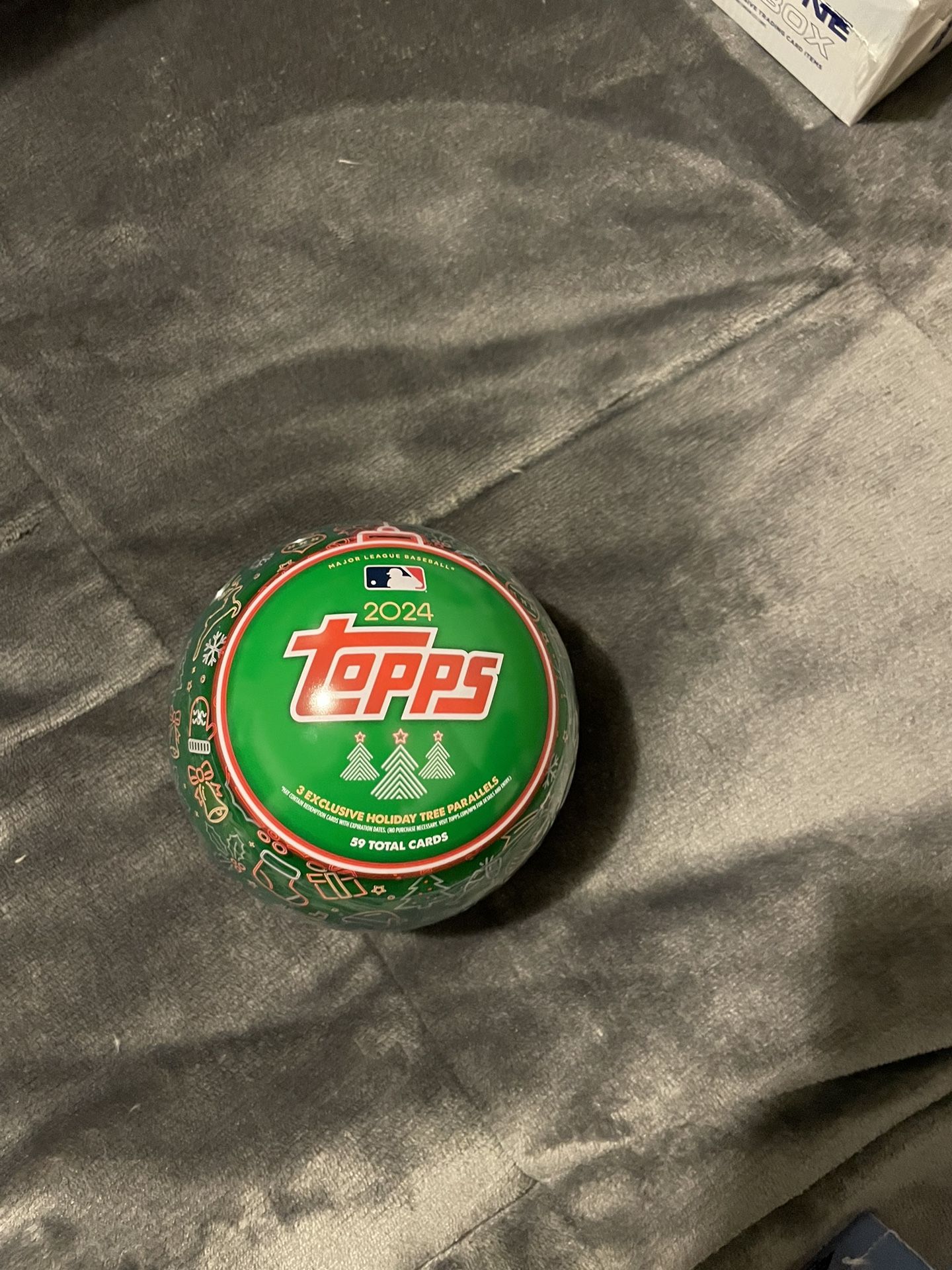 2024 Topps Holiday Baseball Tin