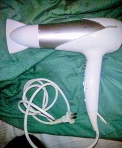 Phillips Ceramic Dry Control 2200 Watt Hairdryer
