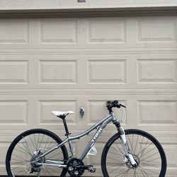 Trek Neko Women’s Hybrid Bicycle – 14” Frame - Bike Aluminium