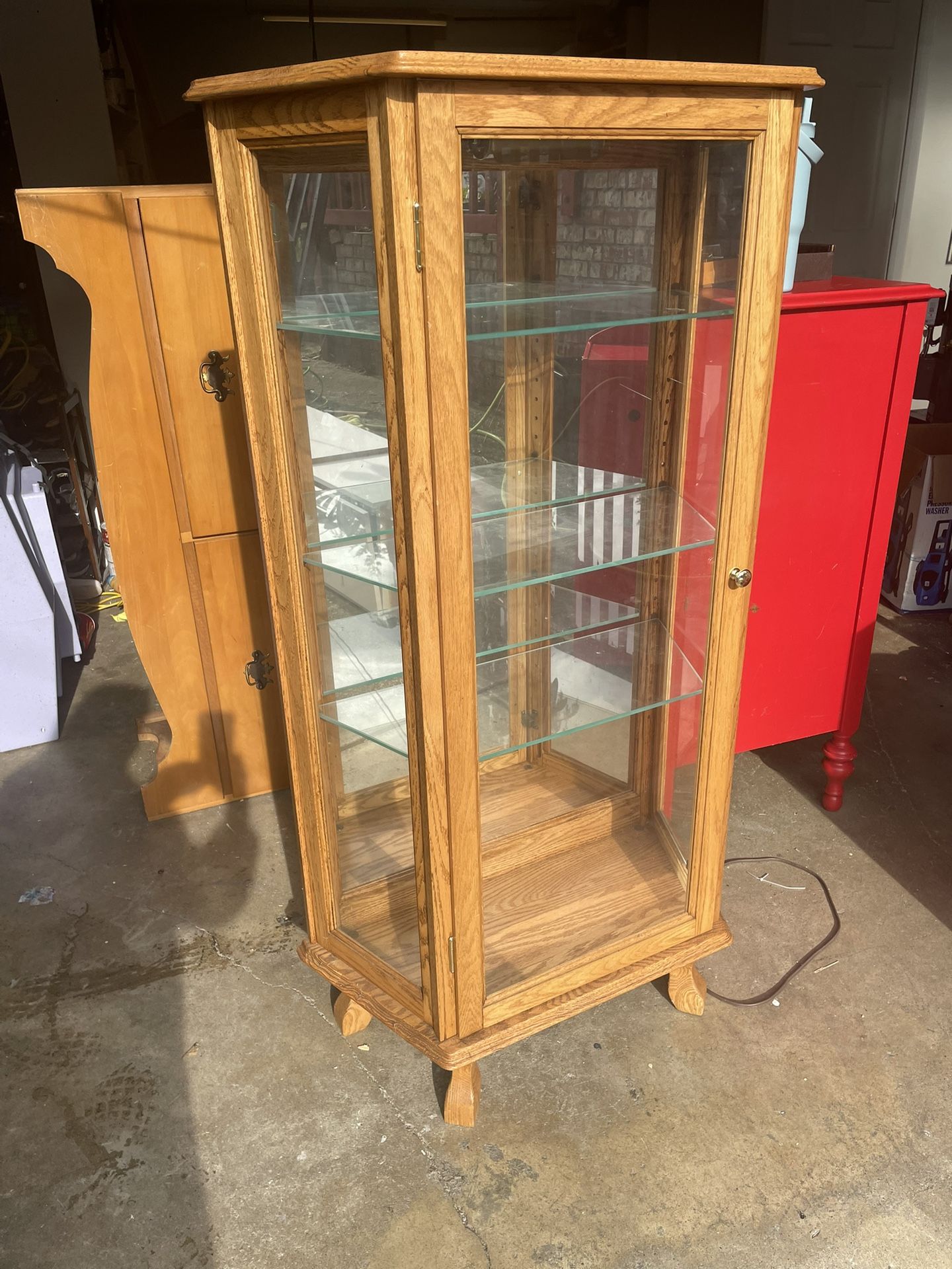 Curio Cabinet, lighted with mirror and 3 glass shelves
