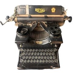 1928 Royal 12 Model 10 Typewriter Beveled Glass Sides 12-835920 See Photos