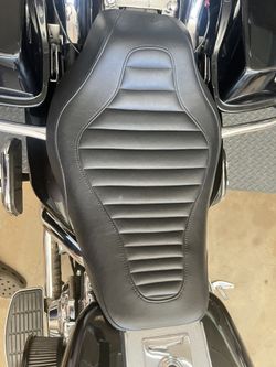 Mustang Solo Seat Harley Davidson