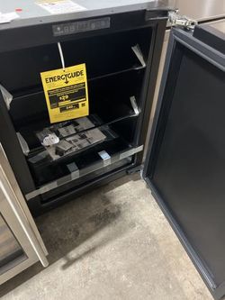 Refrigerator 24", 2000 Series, Reversible Hinge