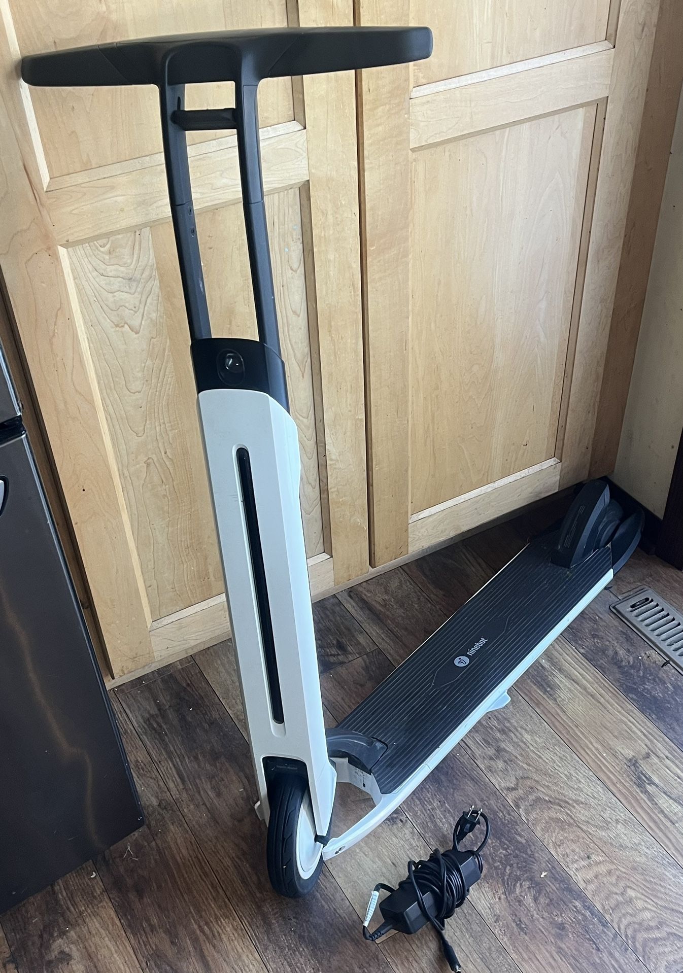 For Parts or Repair - Segway Ninebot Air T15 Electric Kick Scooter - includes Working Charger