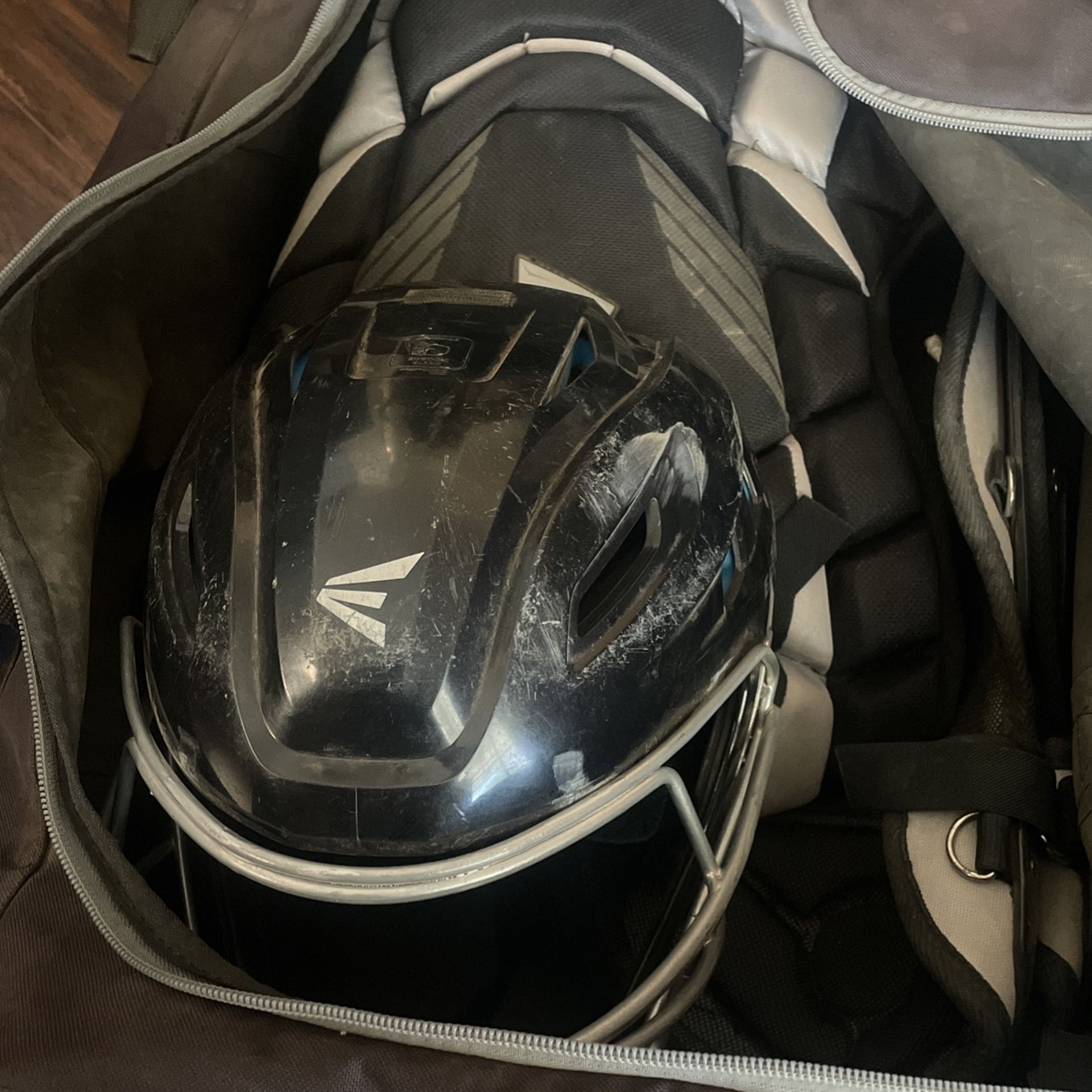 Easton Intermediate Catchers Gear