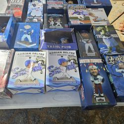 Bobbleheads. 20-40