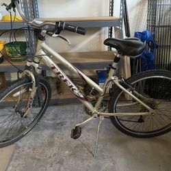 Trek Navigator 300