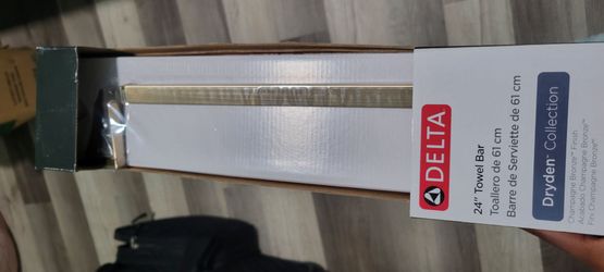 Delta Dryden 24" Towel Bar Champagne Bronze