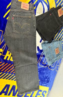 3  Levis Jeans: 501 Blue , 505 Black and 569  GrayBlack