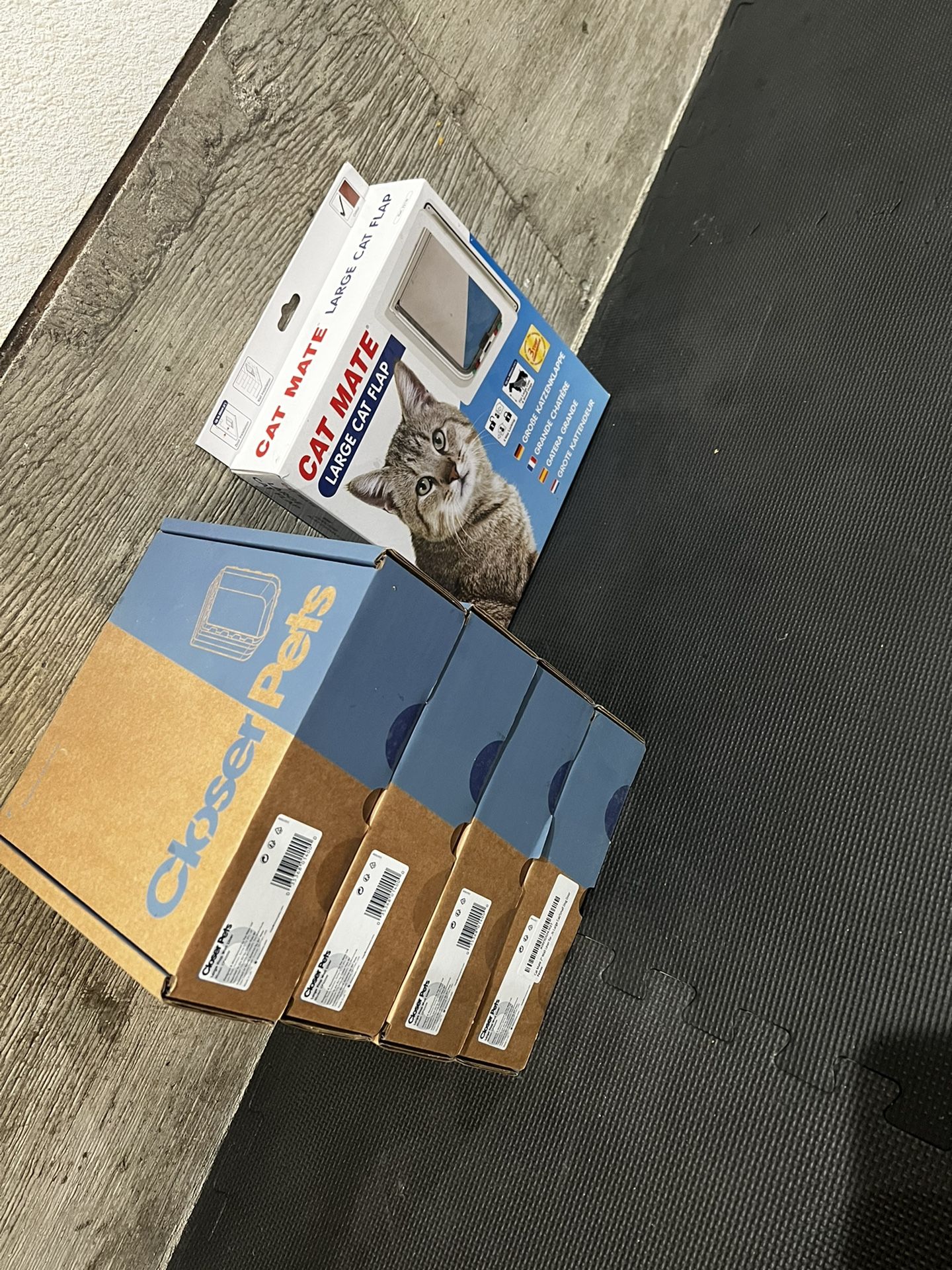 Cat Door With 4 Tunnel Expanders