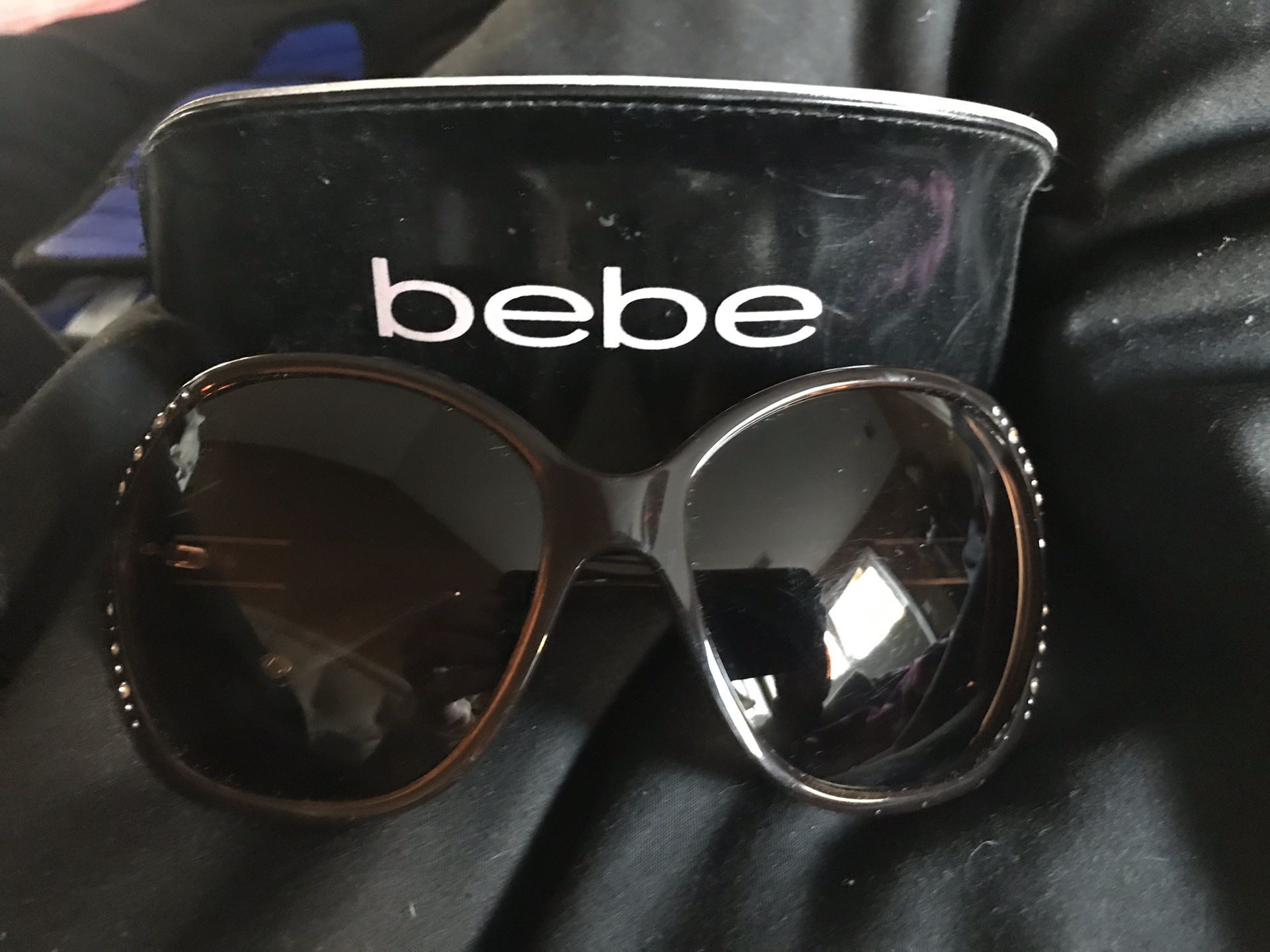 Bebe Women’s Sunglasses gorgeous