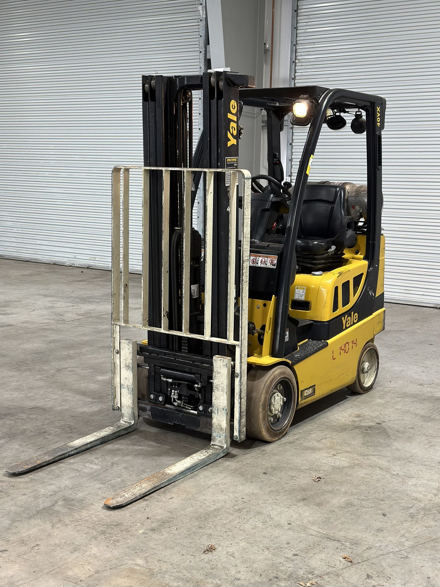 2014 3,750 lb Yale Forklift 