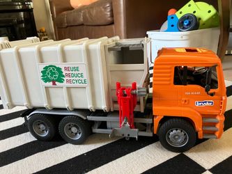 Bruder MAN TGA Garbage Truck