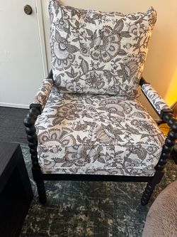 Beautiful uncomfortable chair barely used