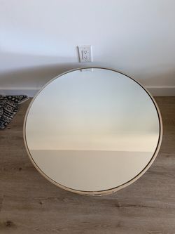 Round Coffee Table w/ Mirror