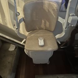 Stair Lift (Excellent Condition)