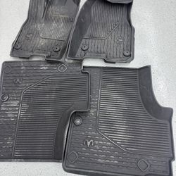 Like New Ram Floor Mats (Ram RHO)  Free | Gratis