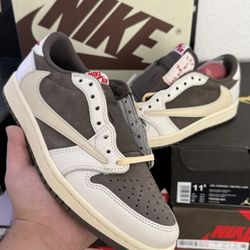 Nike Air jordan 1 low travis Scott Reverse mocha Size 7,7.5,8,8.5,9,9.5,10,10.5,11,12 