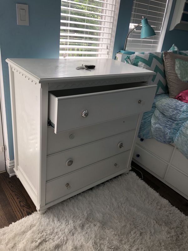 Land Of Nod 4 Drawer Scallop Dresser For Sale In Chicago Il Offerup