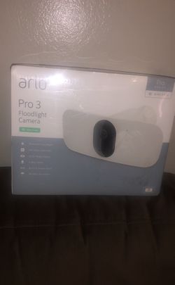 ARLO PRO 3 FLOODLIGHT CAMERA BRAND NEW