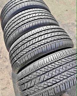 245/50/19 Bridgestone Selling a set of 4 tires in excellent condition 🫡