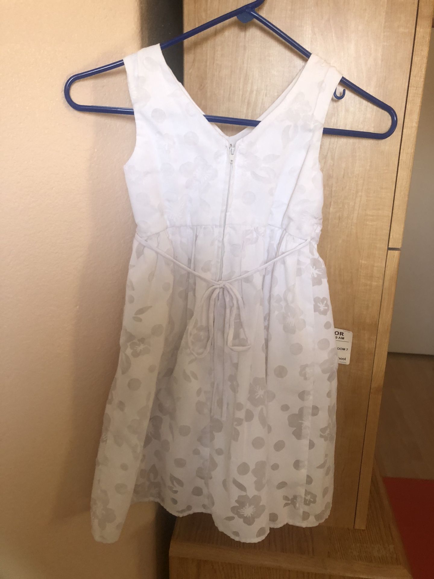 Girl White Summer Dress - In Great Condition ! 