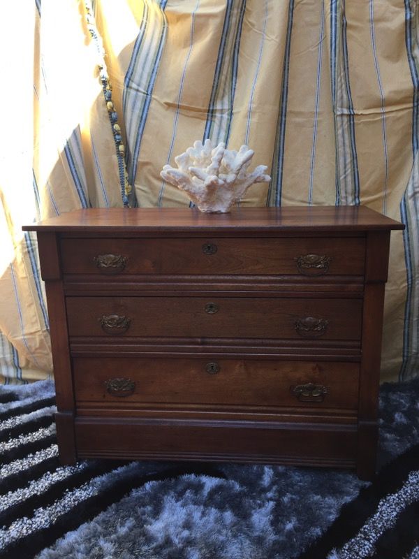 Antique dresser good condition.