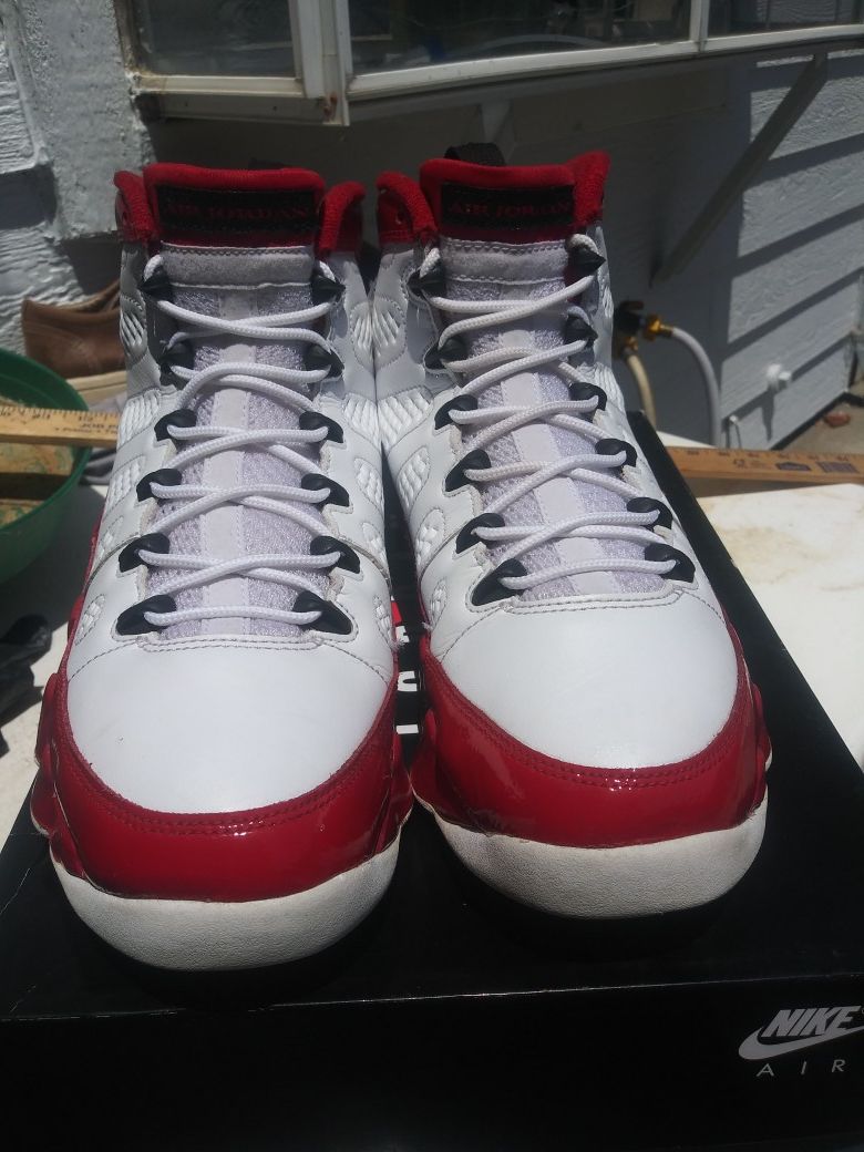 gym red 9s size 7