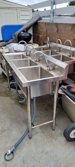 Stainless steel sinks