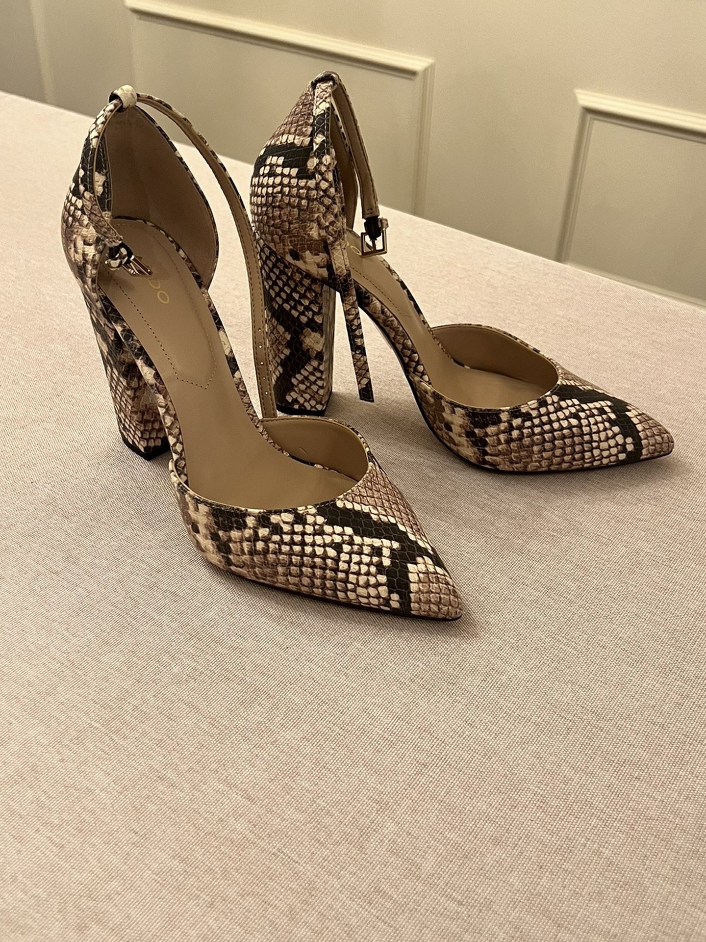 NEW!! ALDO Women's Nichole Block heel pump