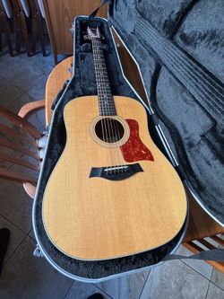 Taylor Acoustic guitar 210-G