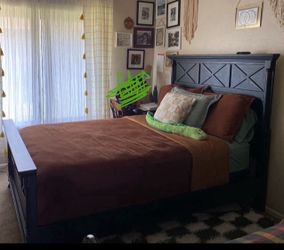 Full bed frame