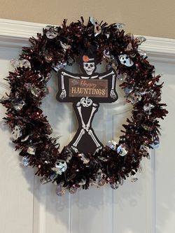 Halloween Skeleton Tinsel Wreath