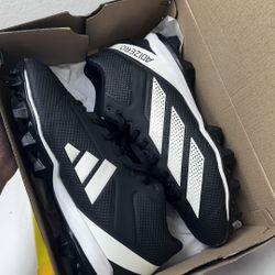 Adidas Unisex Football Shoes (Child Size 6)