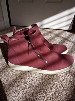 ECCO Burgundy Leather Zip Ankle Boots – Women’s Size 10–10.5