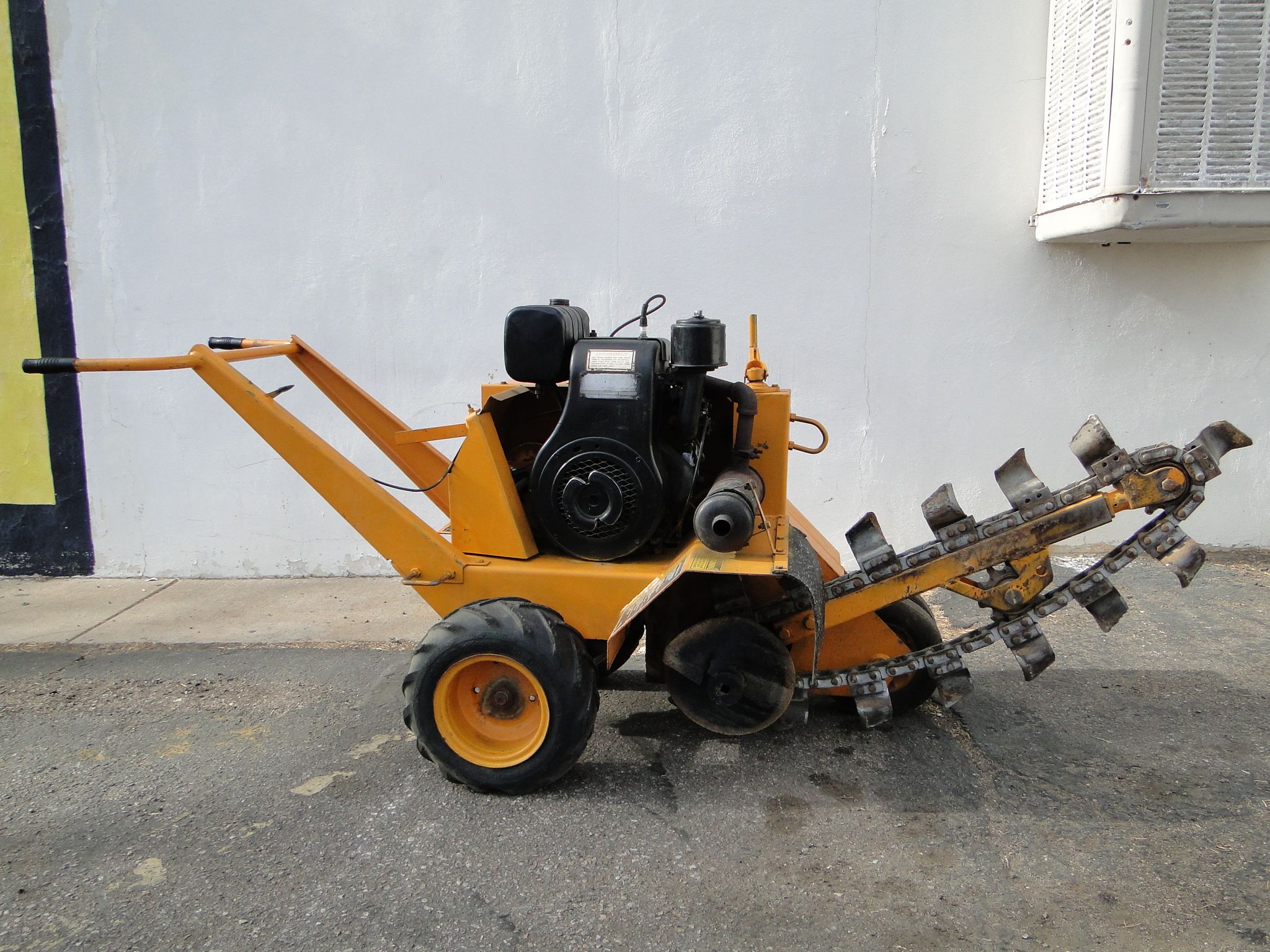 Case Davis Trimline 100 walk behind chain trencher for Sale in Colorado