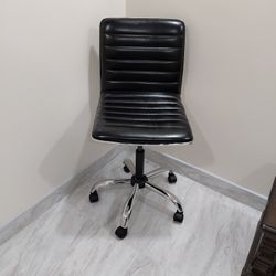 Office Chair Like New
