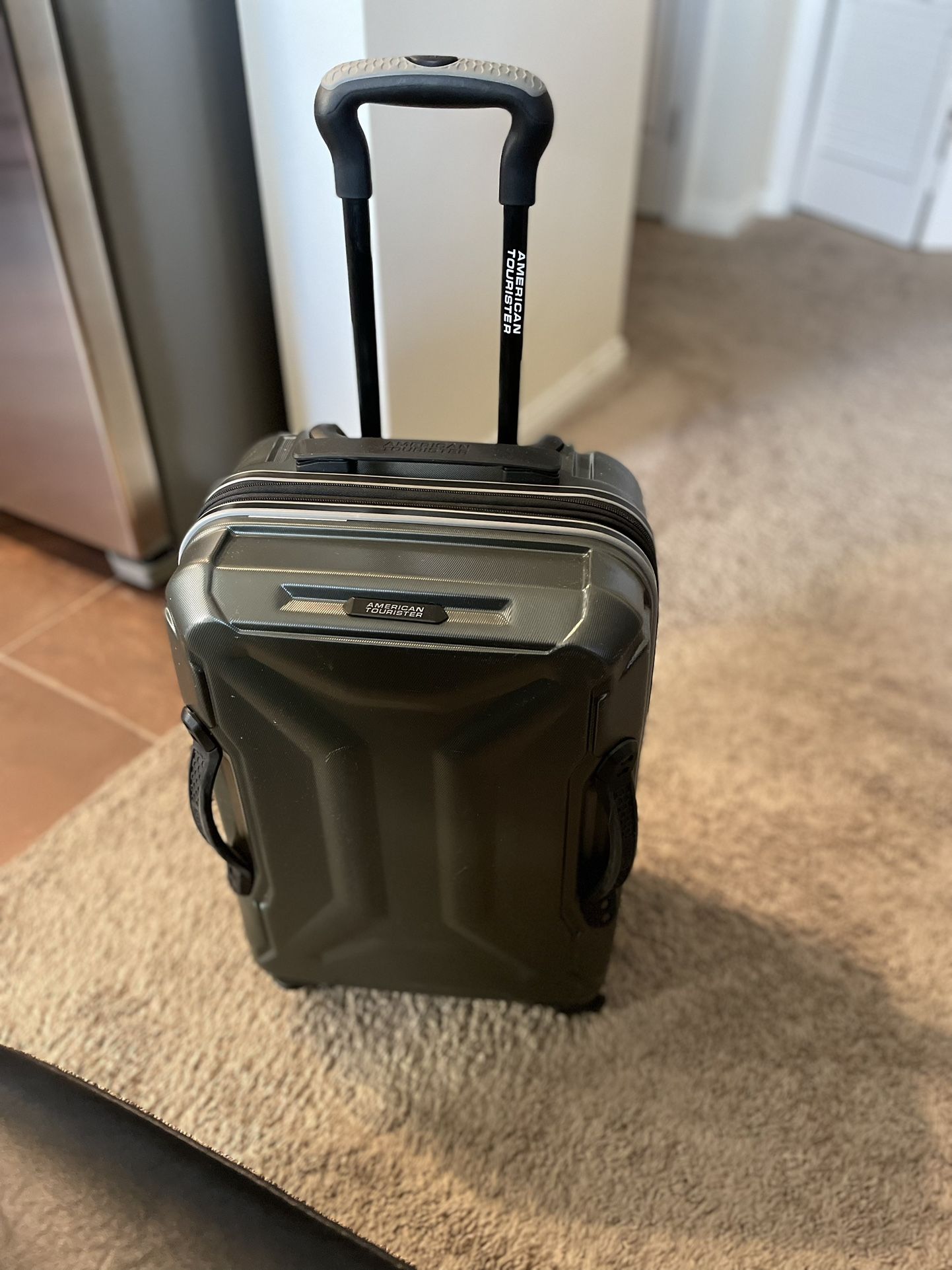 American Tourister Cargo Max 21 Hardside Spinner Luggage for Sale in Las Vegas NV OfferUp