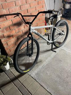 Throne goon 29 inch brand new