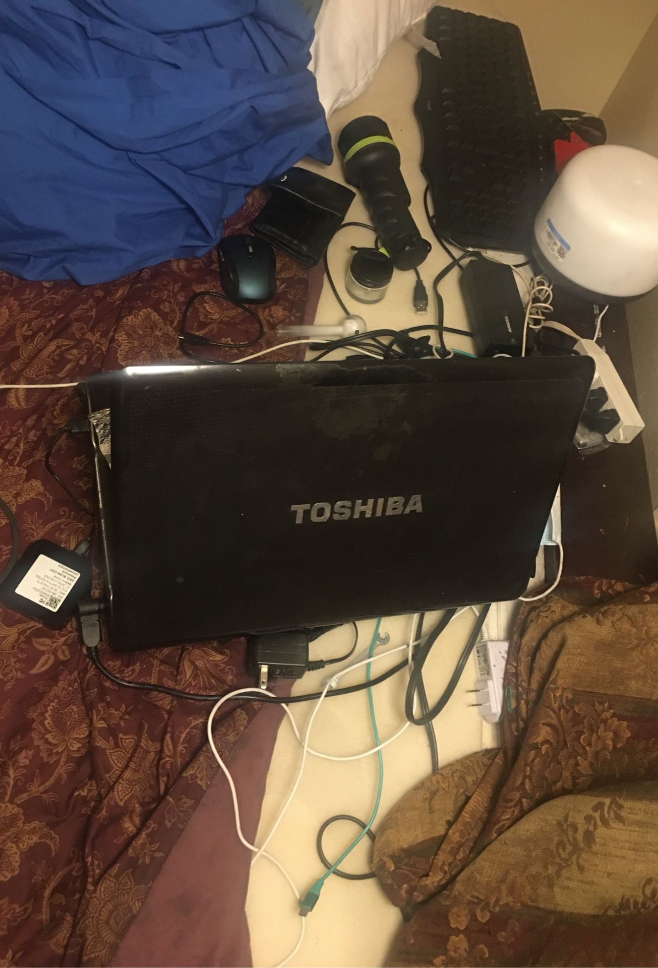 Computer Toshiba laptop works well seven ultimate I three