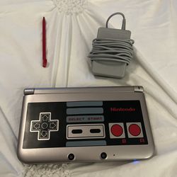 Nintendo 3DS XL Retro NES edition